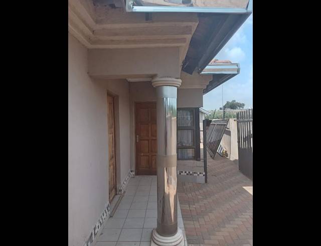 3 BEDROOM HOUSE FOR SALE IN CLOVERDENE